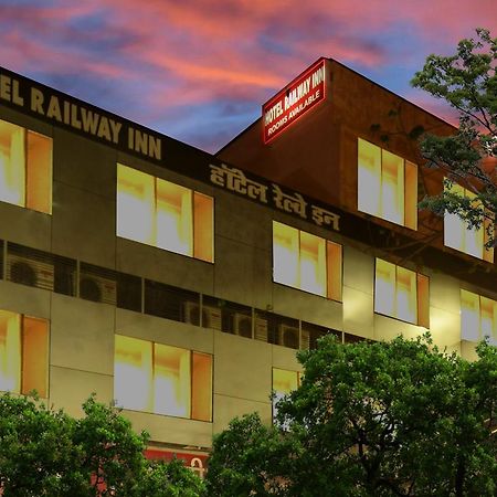 Hotel Railway Inn Тхане Экстерьер фото