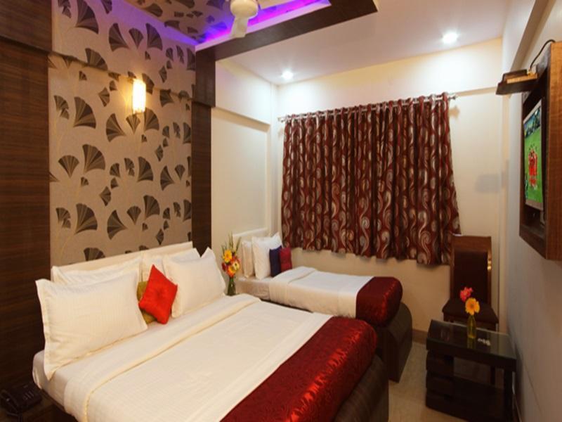 Hotel Railway Inn Тхане Экстерьер фото